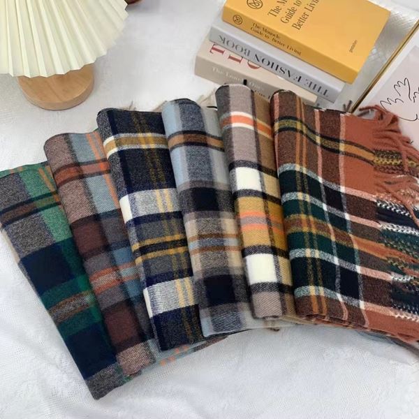 check woven scarf